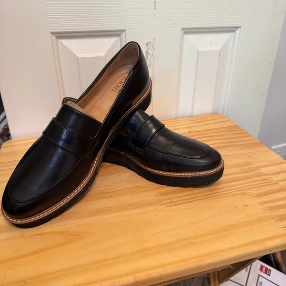 Naturalizer Black Adiline Leather Loafers - Picture 2 of 4